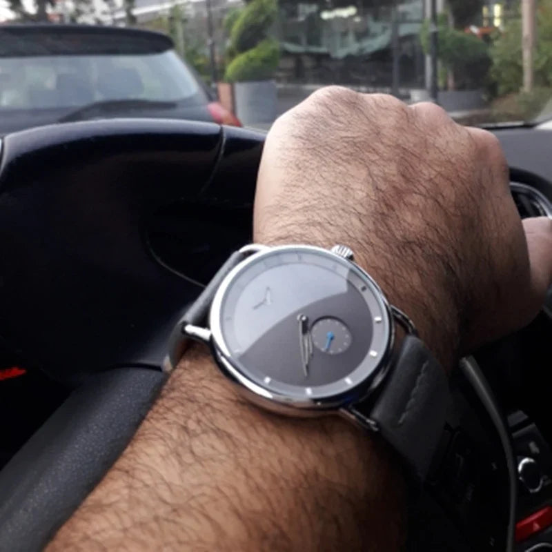 RELOJ MINIMALISTA LEGACY CON CORREA DE CUERO