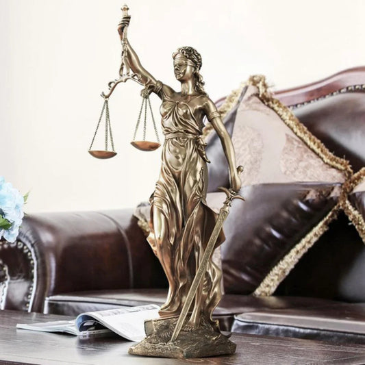 Escultura de Temis, Diosa de la Justicia
