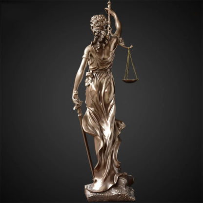 Escultura de Temis, Diosa de la Justicia